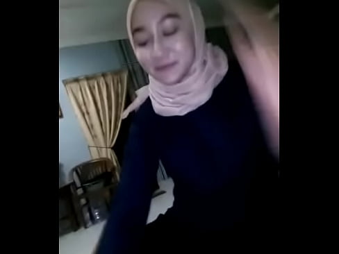 Tante jilbab indo terbaru dengan jilbab toge inlaw suka kontol