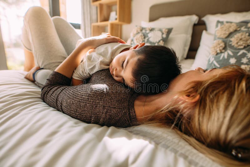 Moms are much more sleep-deprived, survey shows