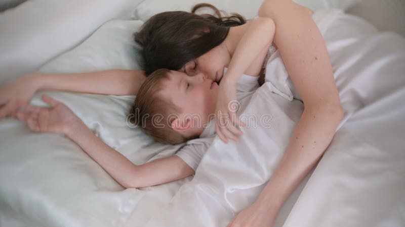 Mother wakes up son - stock illustration