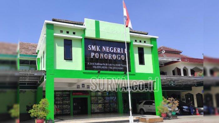 PENGELOLAAN BANK MINI SEBAGAI PENDUKUNG SUMBER PEMBELAJARAN DI SMK NEGERI 1 PONOROGO