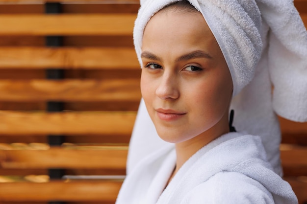 What are the benefits of using a hand towel?