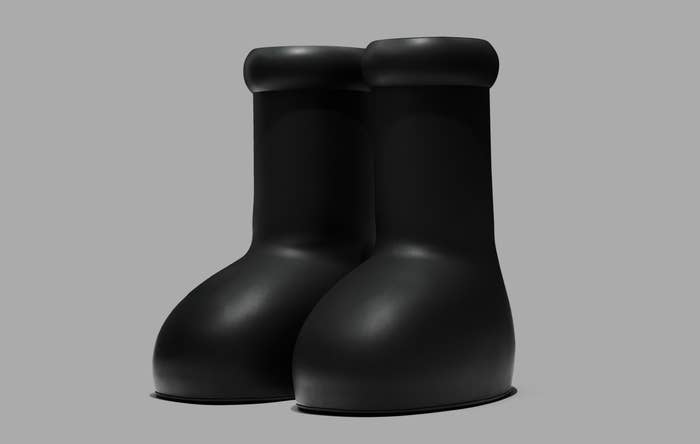 Buy Black Boots online at low prices from Snapdeal.com