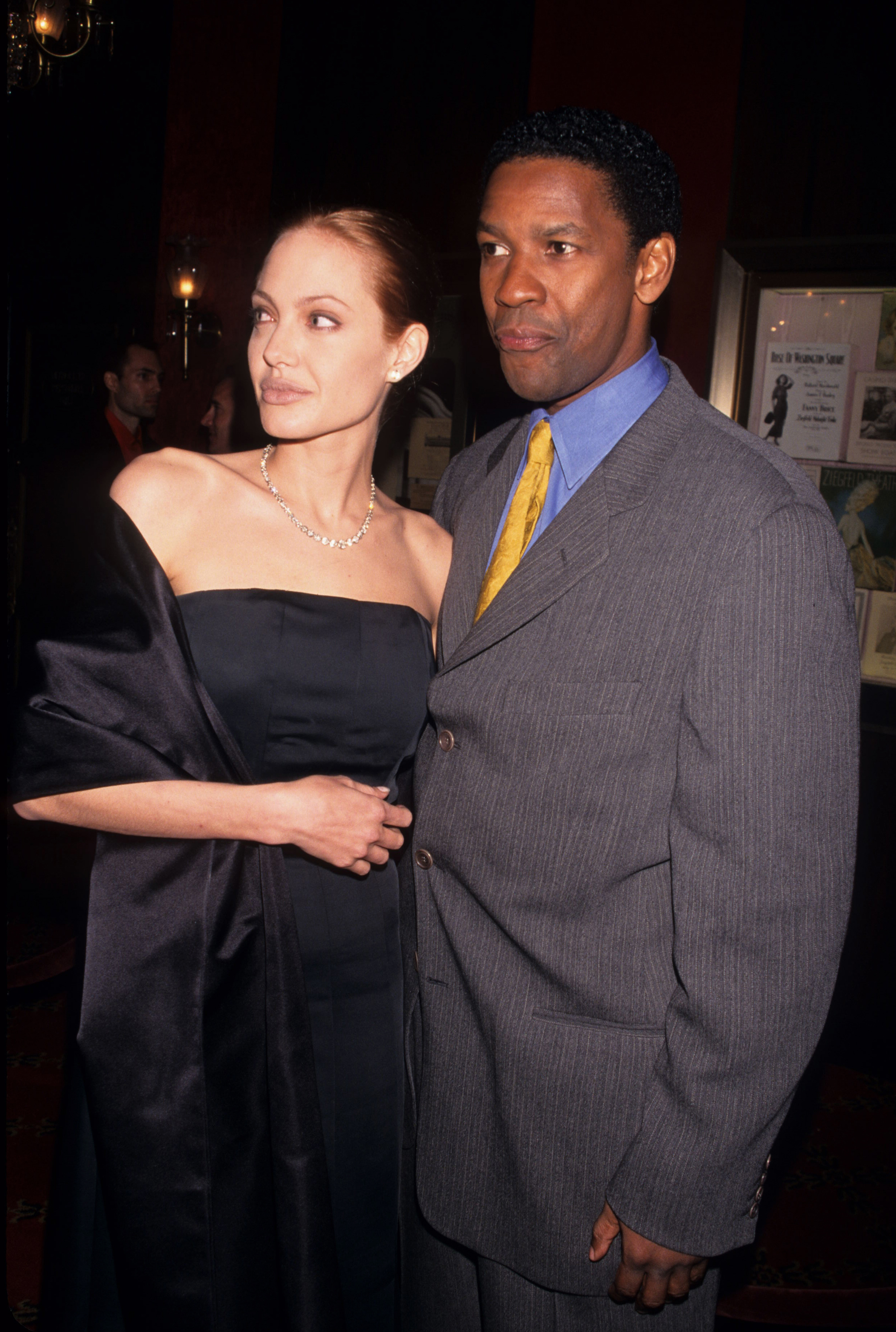 Search Results for Denzel washington angelina jolie bone Stock Photos and Images (33)