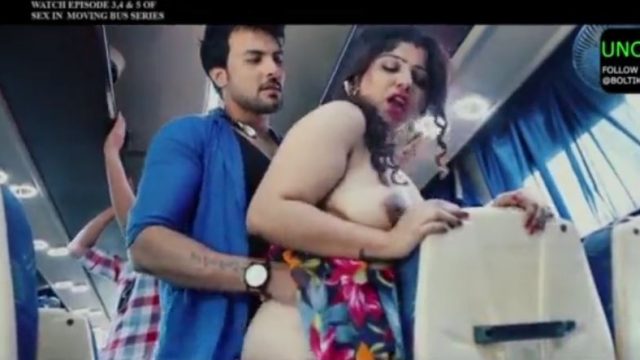 Sexy bhabhi fucked in moving bus