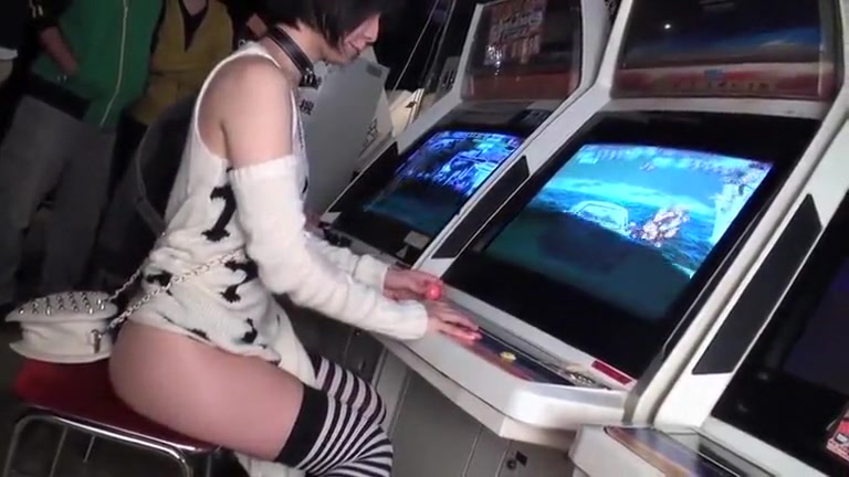 Hot fuck at the Japanese arcade center