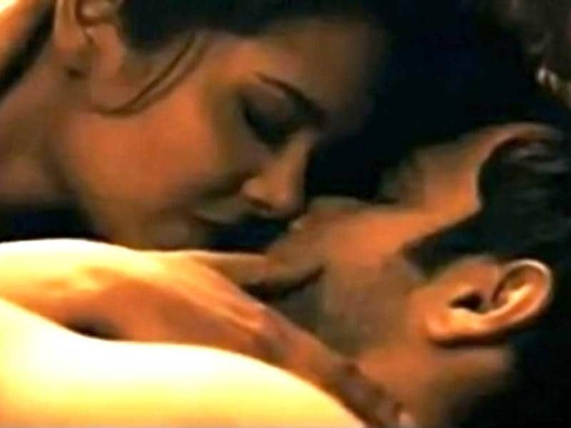 19 most romantic kisses in Bollywood films ever