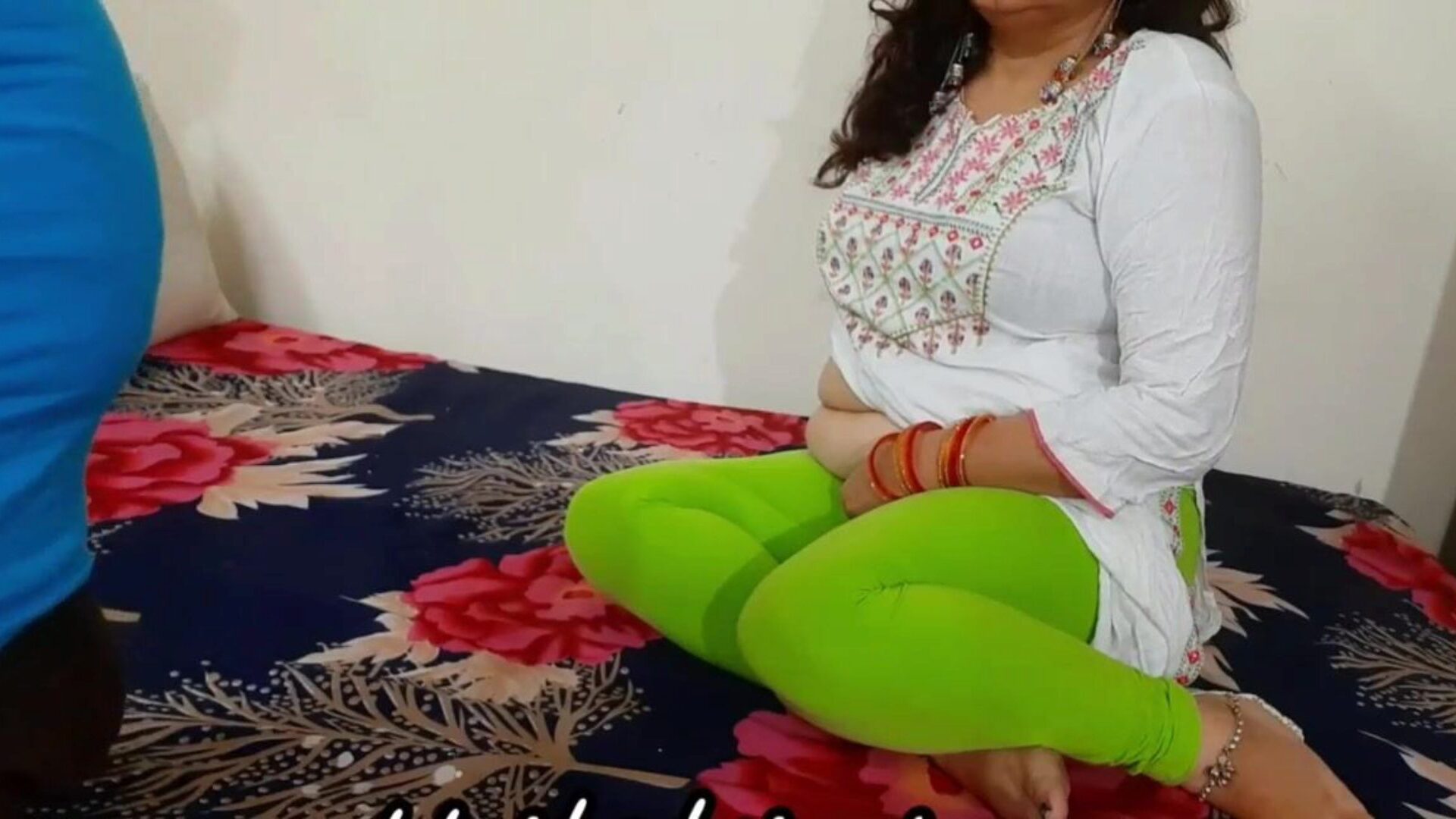 Mom sexy blue video hindu