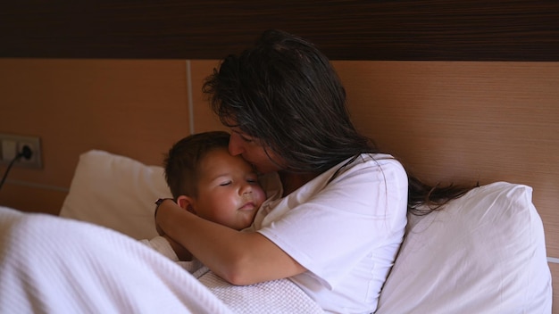 8 Tips to Create a Morning Routine as a Mom